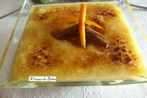 Delicioso arroz con leche asturiano, cremoso y con un toque de canela y naranja.